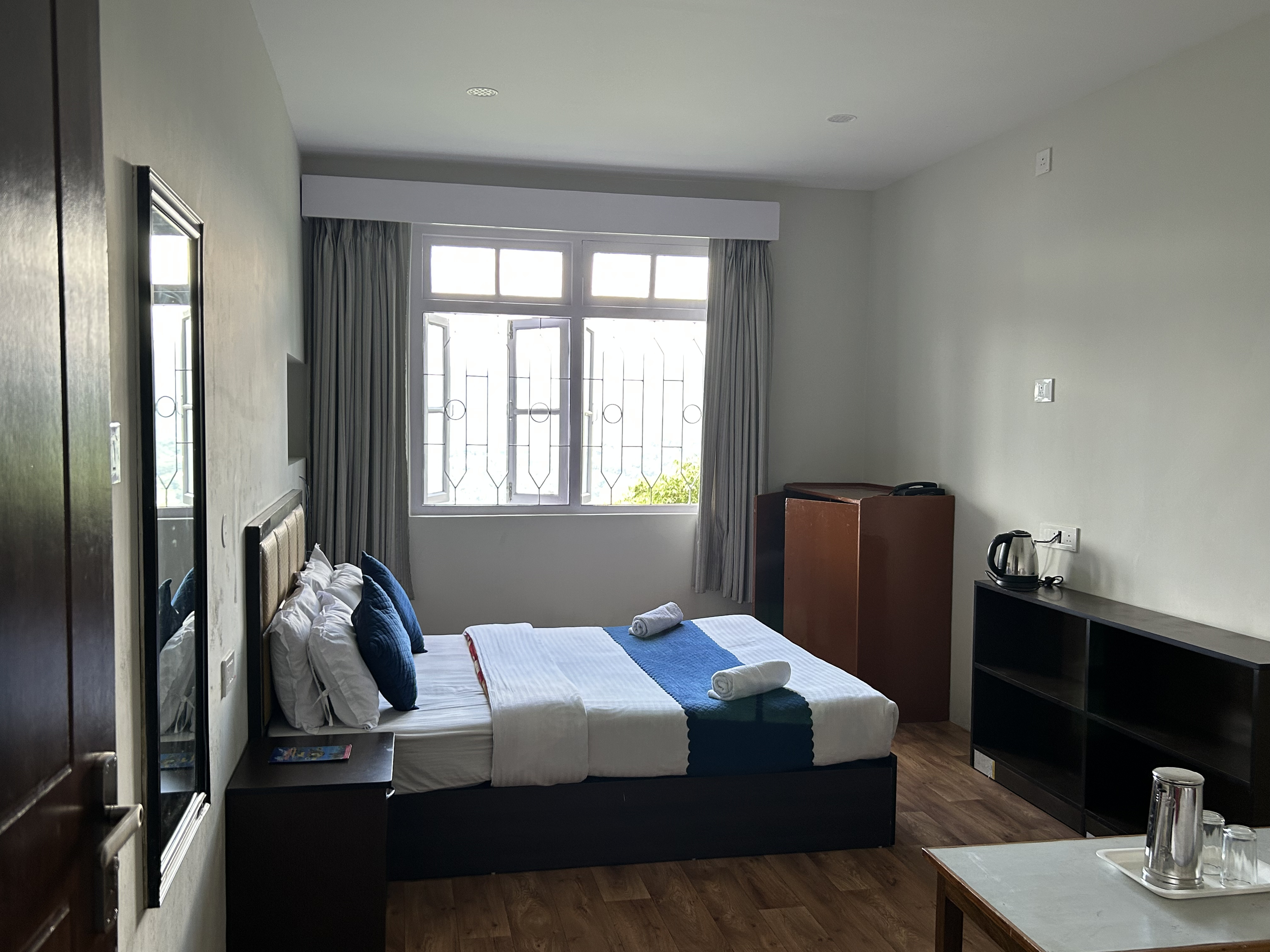 Room Slide 7