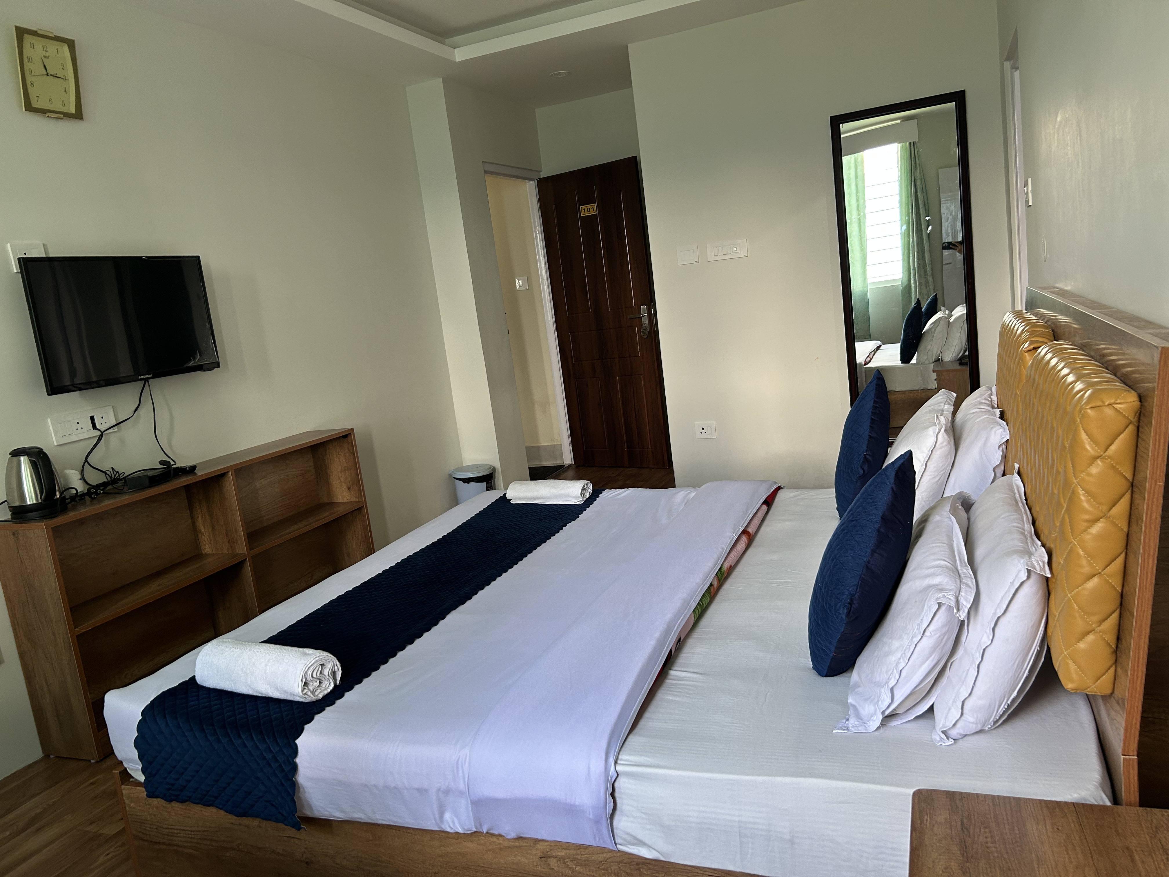 Room Slide 5